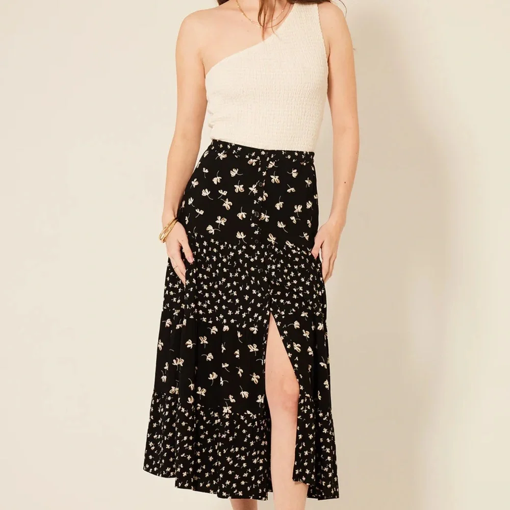 Floral Black Skirt - Picture 2 of 5